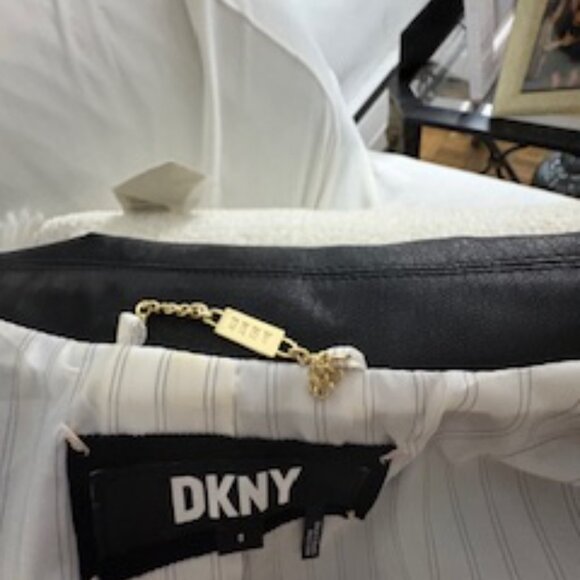 DKNY double breasted blazer. - Picture 4 of 6
